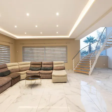 Daire Central, Beautiful In Saint Julians With Prvt Pool By 360 Estates