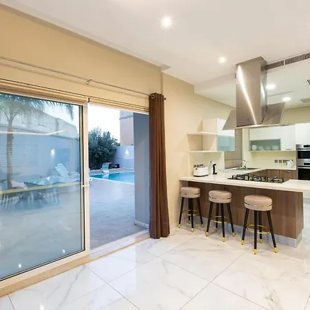 Apartment Central, Beautiful In Saint Julians With Prvt Pool By 360 Estates Saint Julian's